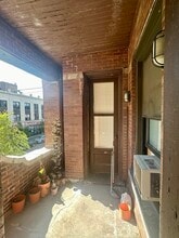 1008 W Argyle St in Chicago, IL - Building Photo - Building Photo