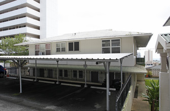 Laniloa Apartments in Honolulu, HI - Building Photo - Building Photo