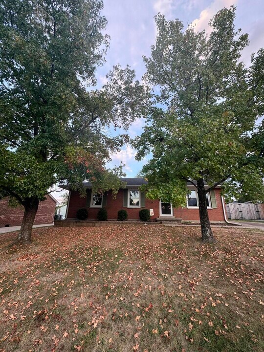 3608 Fox Run Rd in Lexington, KY - Building Photo