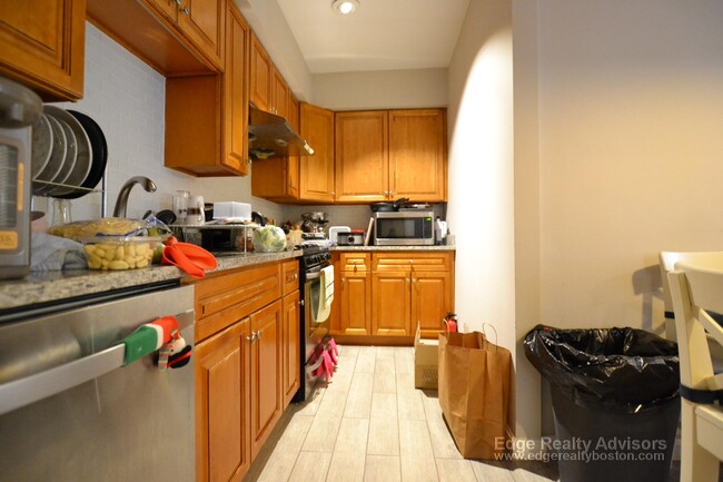 107 Glenville Ave, Unit 1 in Boston, MA - Building Photo - Building Photo