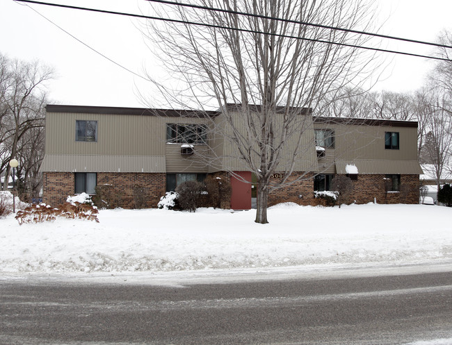 1506 33rd Ave N in St. Cloud, MN - Foto de edificio - Building Photo