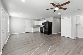 216 W Starr Ave in Nacogdoches, TX - Building Photo - Building Photo