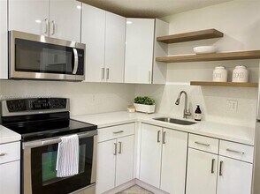 2436 NW 49th Terrace in Coconut Creek, FL - Building Photo - Building Photo