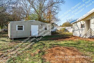 222 Pine Ave in Adamsville, AL - Foto de edificio - Building Photo