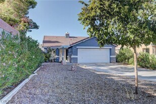 6653 Sweetzer Way in Las Vegas, NV - Building Photo