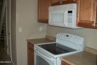 1704 W Village Way in Tempe, AZ - Building Photo - Building Photo