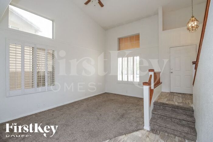 1562 E Oakland St in Chandler, AZ - Foto de edificio
