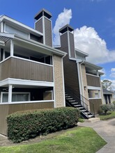 Angleton Manor in Angleton, TX - Foto de edificio - Building Photo