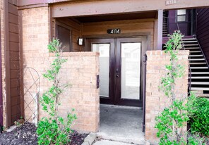 1704 Baird Farm Cir, Unit 4114 in Arlington, TX - Building Photo