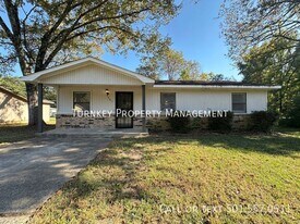 361 N Oak Ct in Jacksonville, AR - Building Photo