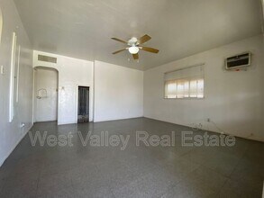 155 1/2 North St in Taft, CA - Foto de edificio - Building Photo