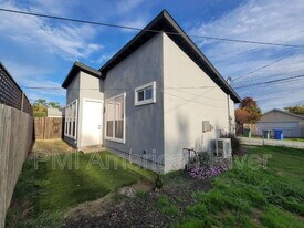 219 Needles Way in Folsom, CA - Building Photo