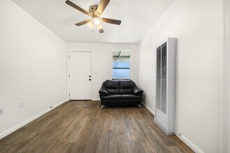 98 W Siino Ave in Bay Point, CA - Foto de edificio - Building Photo