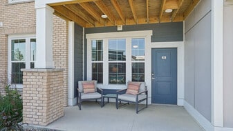 Springs at McKnight Lake in Chaska, MN - Building Photo