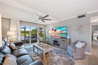 330 Kon Tiki Dr, Unit C7 in Naples, FL - Building Photo - Building Photo
