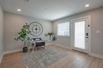 4440 Scurry St in Dallas, TX - Building Photo - Building Photo