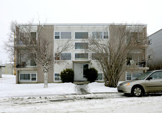 4012 Glenpark Cres SW in Calgary, AB - Building Photo - Building Photo