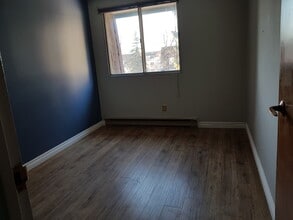 730 Kenaston Blvd in Winnipeg, MB - Building Photo - Building Photo