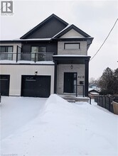 42 Wellington St in Brant, ON - Building Photo - Building Photo