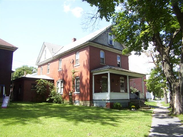 106 Turnpike Ave in Clearfield, PA - Building Photo