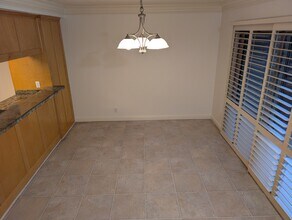 1952 Pomar Way in Walnut Creek, CA - Foto de edificio - Building Photo