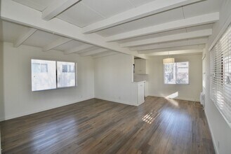 6125 Whitsett Ave, Unit 07 in Los Angeles, CA - Foto de edificio - Building Photo