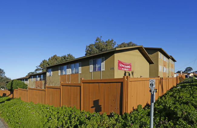 Villa Marina Apartments in Marina, CA - Foto de edificio - Building Photo