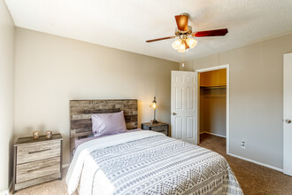 Summit Northside in Thornton, CO - Building Photo - Interior Photo