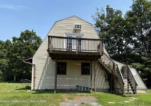 3559 NY-32 in Saugerties, NY - Building Photo