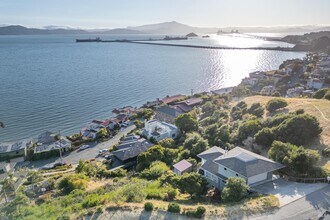 345 Pacific Ave in Richmond, CA - Building Photo - Building Photo