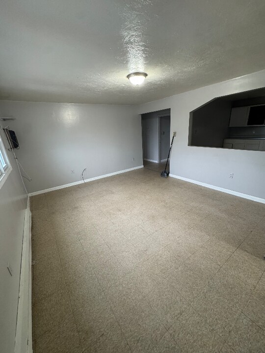 10 Tower St in Webster, MA - Building Photo