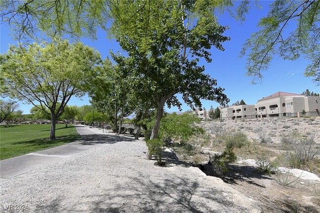 1901 High Valley Ct in Las Vegas, NV - Building Photo - Building Photo