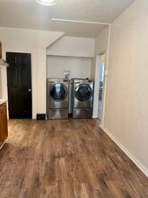 638 Middle Ave, Unit B 1st Floor in Wilmerding, PA - Building Photo - Building Photo