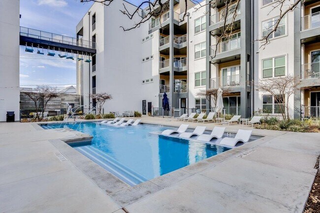 4801 Springdale Rd in Austin, TX - Building Photo - Building Photo