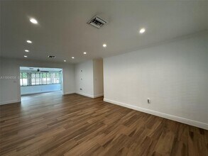 7535 SW 117th St in Miami, FL - Building Photo - Building Photo