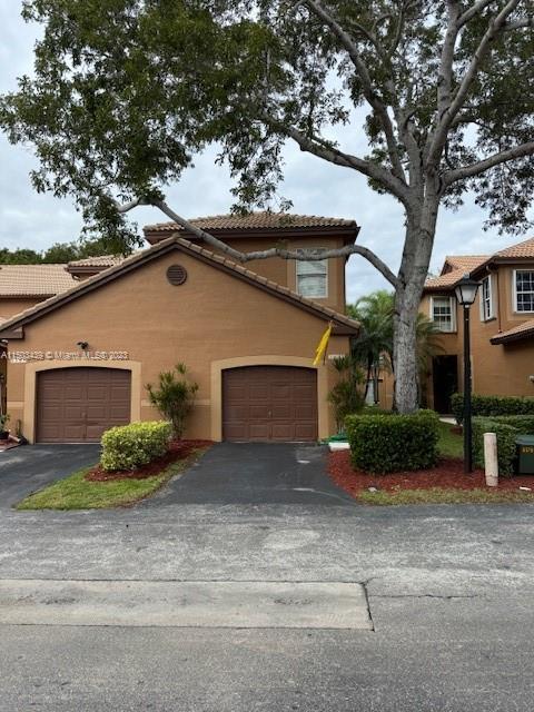 1413 Veracruz Ln in Weston, FL - Building Photo