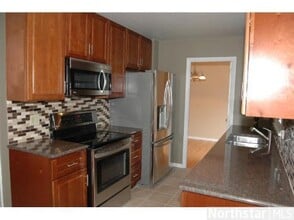 9340 Oakland Ave S in Bloomington, MN - Building Photo - Building Photo