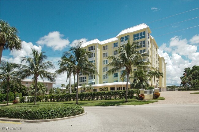 1900 Gulf Shore Blvd N in Naples, FL - Building Photo - Building Photo