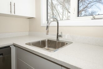 Rothesay Townhouses in Winnipeg, MB - Building Photo - Building Photo