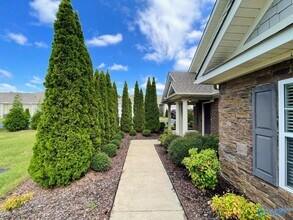 57 NW Moore Farm Cir in Huntsville, AL - Building Photo - Building Photo