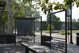Campus Manor in Davis, CA - Foto de edificio - Building Photo