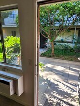 8800 Cedros Ave, Unit 117 in Panorama City, CA - Foto de edificio - Building Photo