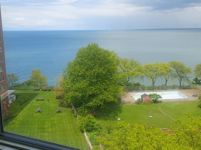 11850 Edgewater Dr, Unit 820 in Cleveland, OH - Building Photo - Building Photo