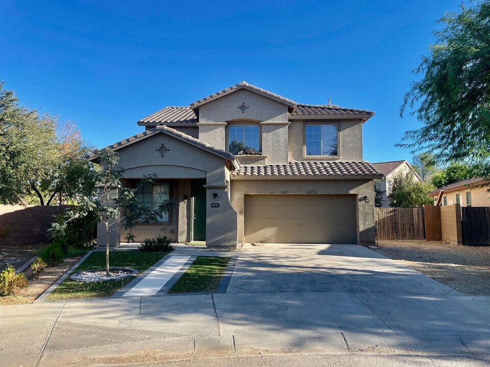 8711 W Pioneer St in Tolleson, AZ - Building Photo
