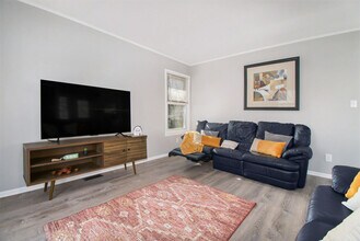 2071 Winewood Ave in Ann Arbor, MI - Building Photo - Building Photo