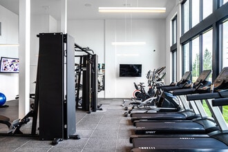 Signature at West Pryor in Lee's Summit, MO - Building Photo - Interior Photo