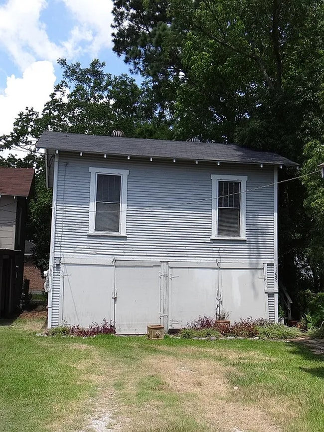 property at 1108 Dallas St