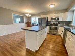 401 E Peter Ln in Little Chute, WI - Building Photo - Building Photo