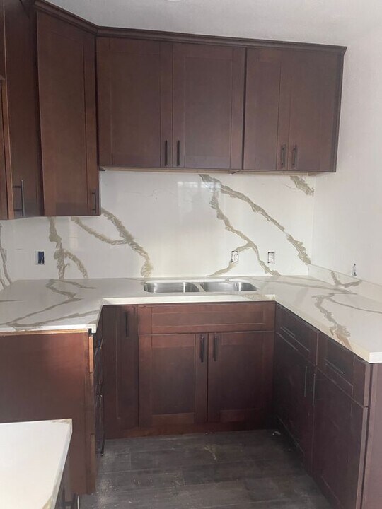 5521 Trinidad Way in San Diego, CA - Building Photo