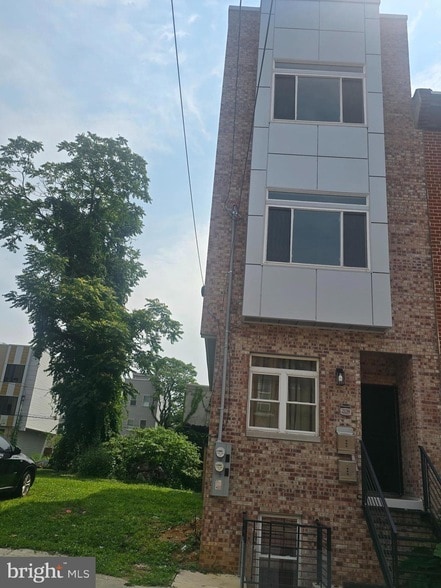 property at 2139 N 9th St